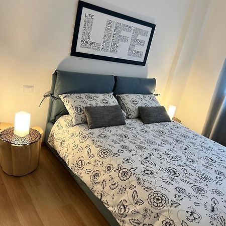Mandi Mandi Cavour Apartment Udine Luaran gambar