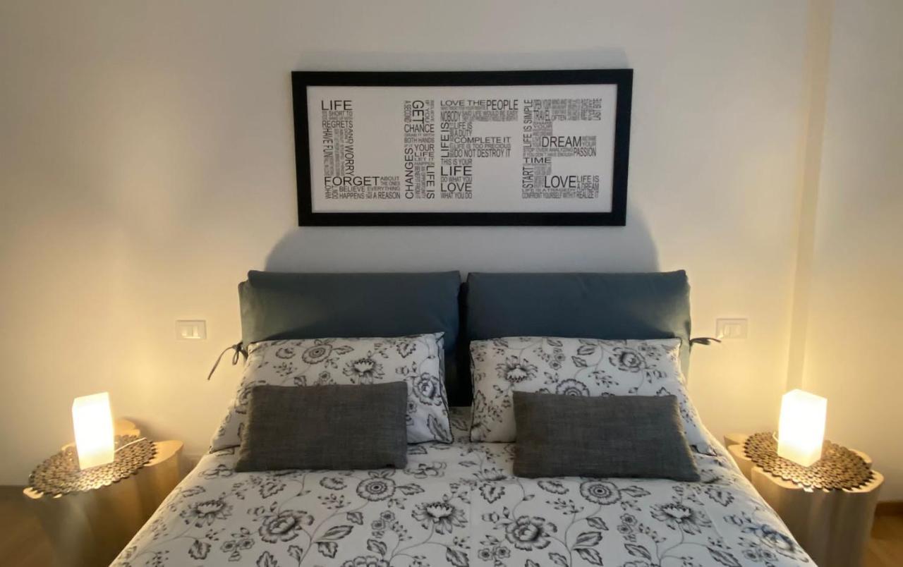 Mandi Mandi Cavour Apartment Udine Luaran gambar